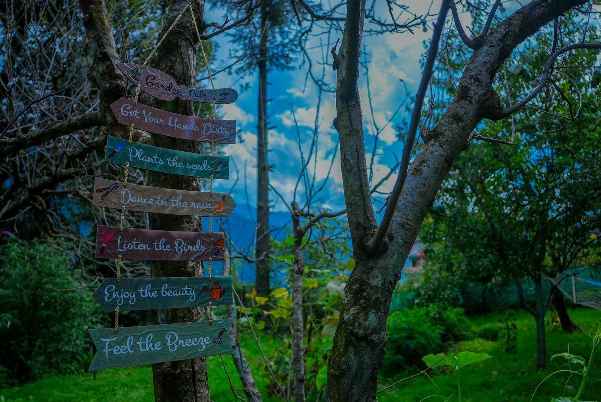 The Manu Emerald # Farmhouse # Top Selling Cottage In Manali # Peaceful Heritage Cozy Stay # Lawn With Bonfire # Most Awarded Buitenkant foto
