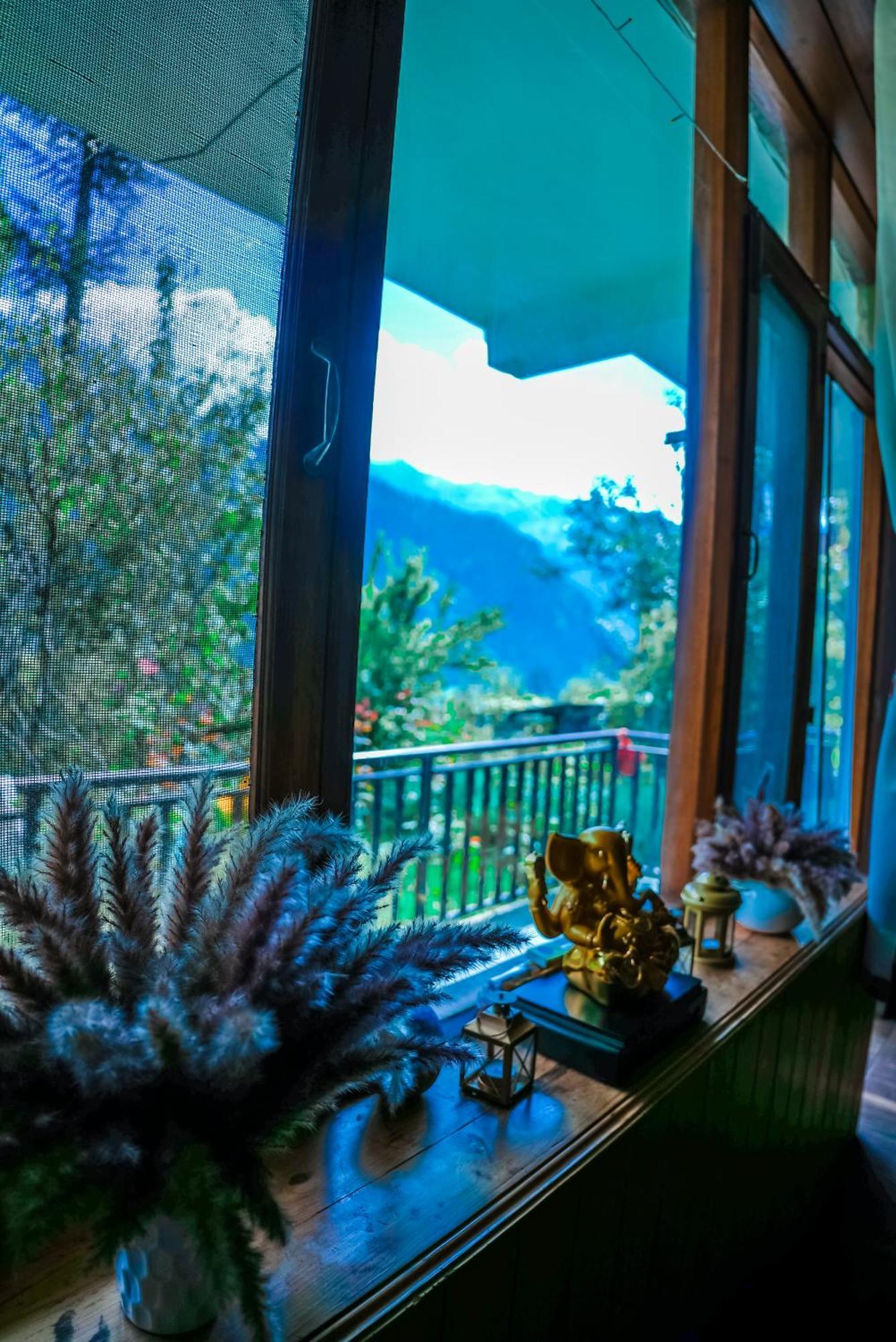 The Manu Emerald # Farmhouse # Top Selling Cottage In Manali # Peaceful Heritage Cozy Stay # Lawn With Bonfire # Most Awarded Buitenkant foto