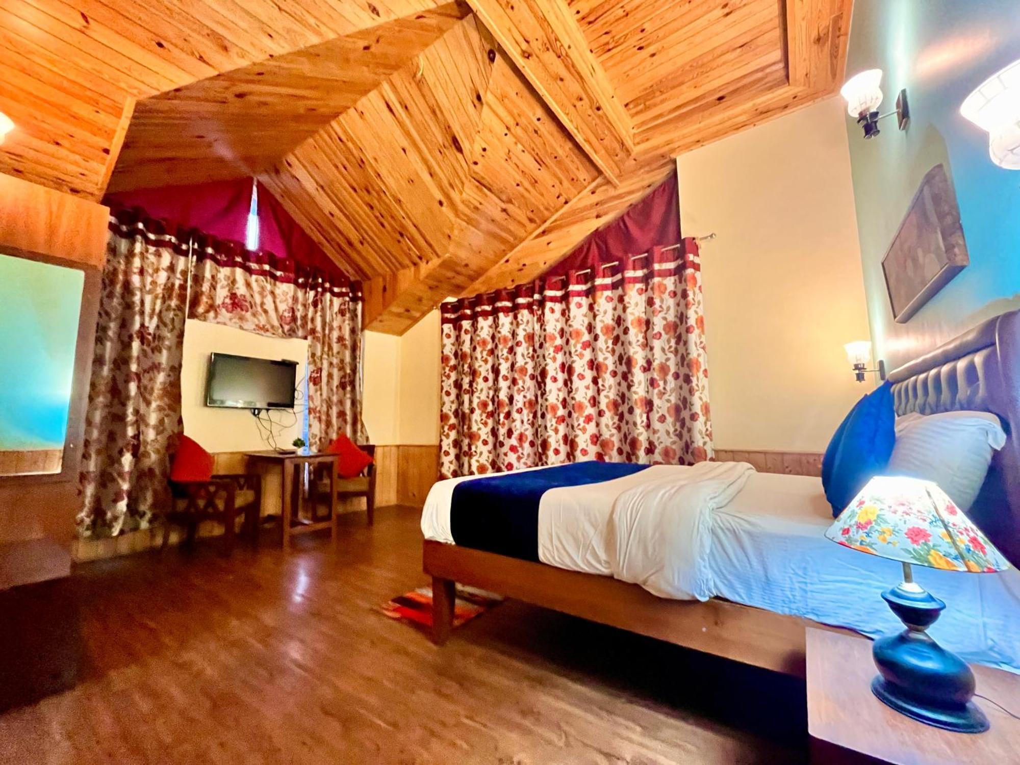 The Manu Emerald # Farmhouse # Top Selling Cottage In Manali # Peaceful Heritage Cozy Stay # Lawn With Bonfire # Most Awarded Buitenkant foto