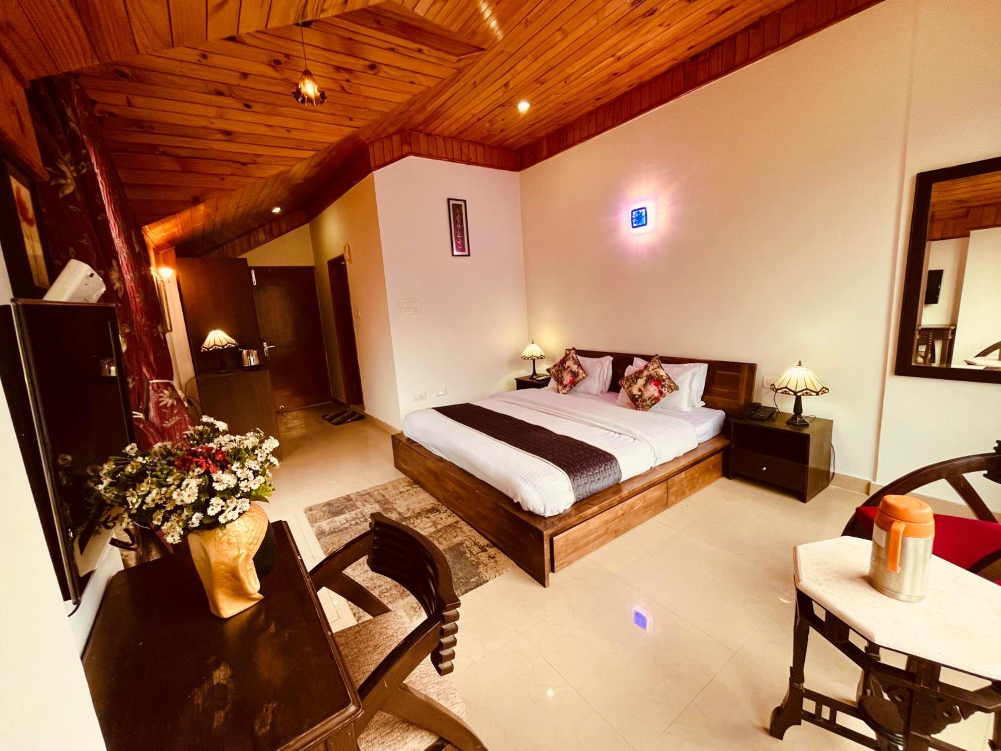 The Manu Emerald # Farmhouse # Top Selling Cottage In Manali # Peaceful Heritage Cozy Stay # Lawn With Bonfire # Most Awarded Buitenkant foto