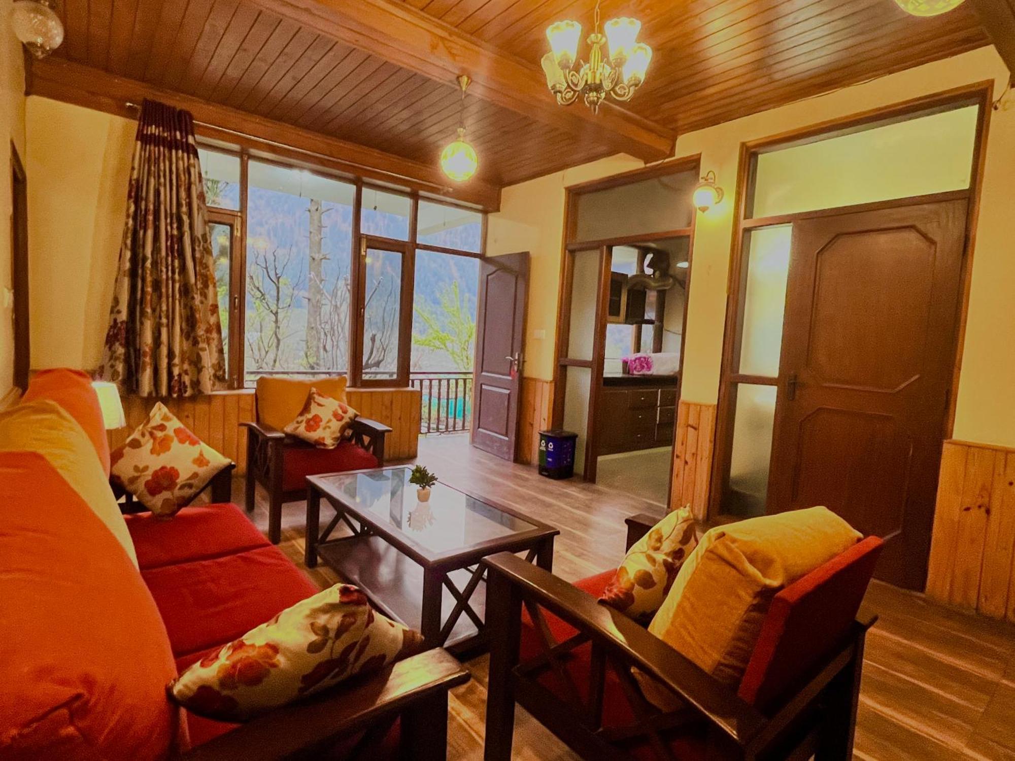 The Manu Emerald # Farmhouse # Top Selling Cottage In Manali # Peaceful Heritage Cozy Stay # Lawn With Bonfire # Most Awarded Buitenkant foto
