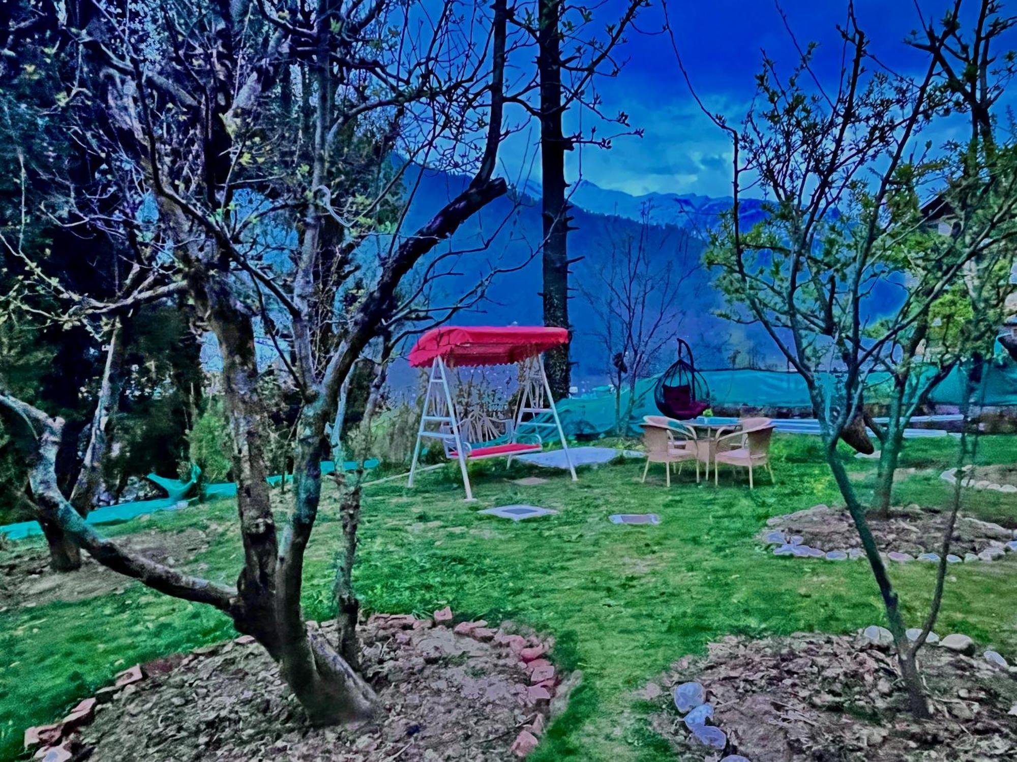 The Manu Emerald # Farmhouse # Top Selling Cottage In Manali # Peaceful Heritage Cozy Stay # Lawn With Bonfire # Most Awarded Buitenkant foto