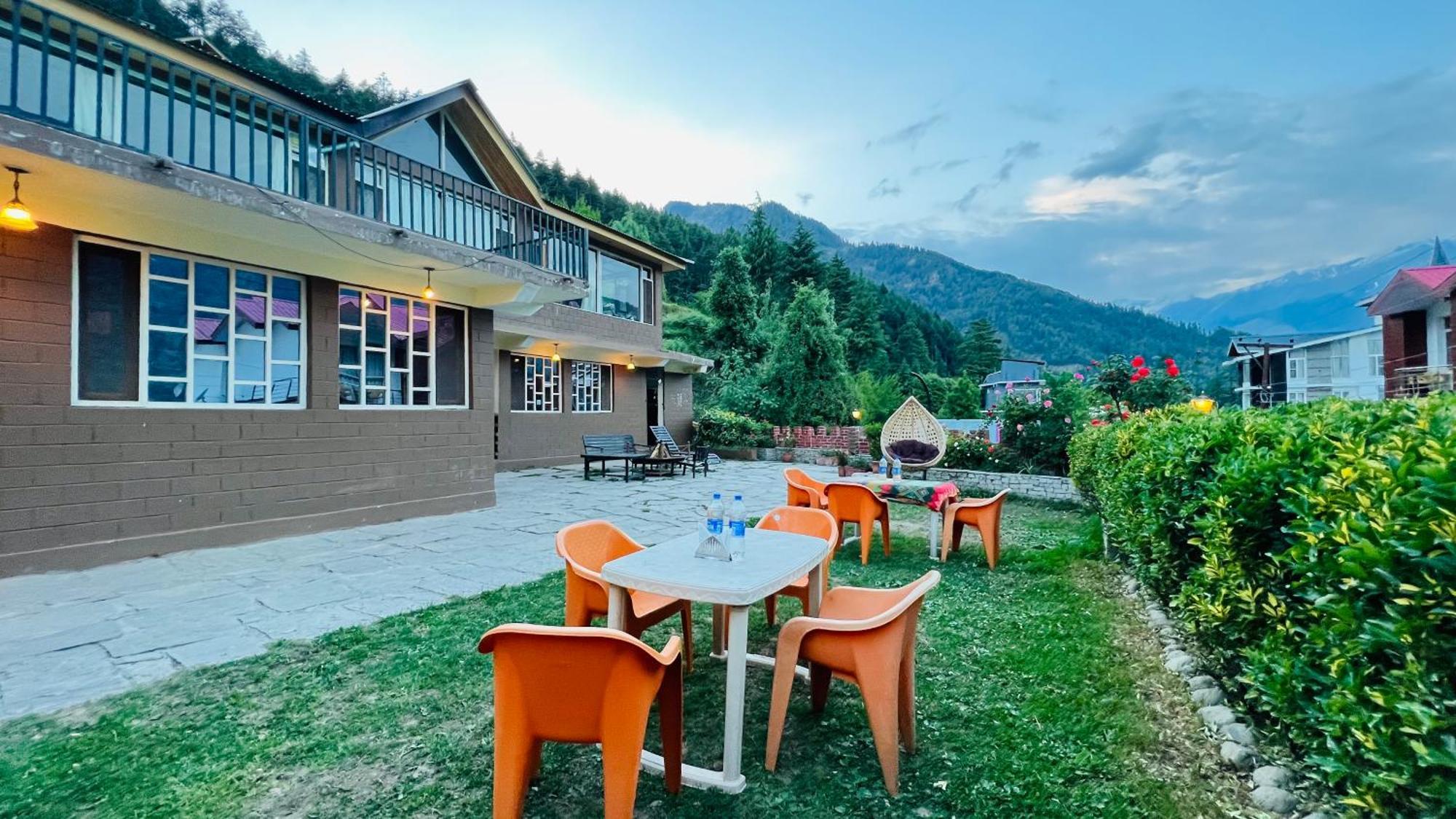 The Manu Emerald # Farmhouse # Top Selling Cottage In Manali # Peaceful Heritage Cozy Stay # Lawn With Bonfire # Most Awarded Buitenkant foto