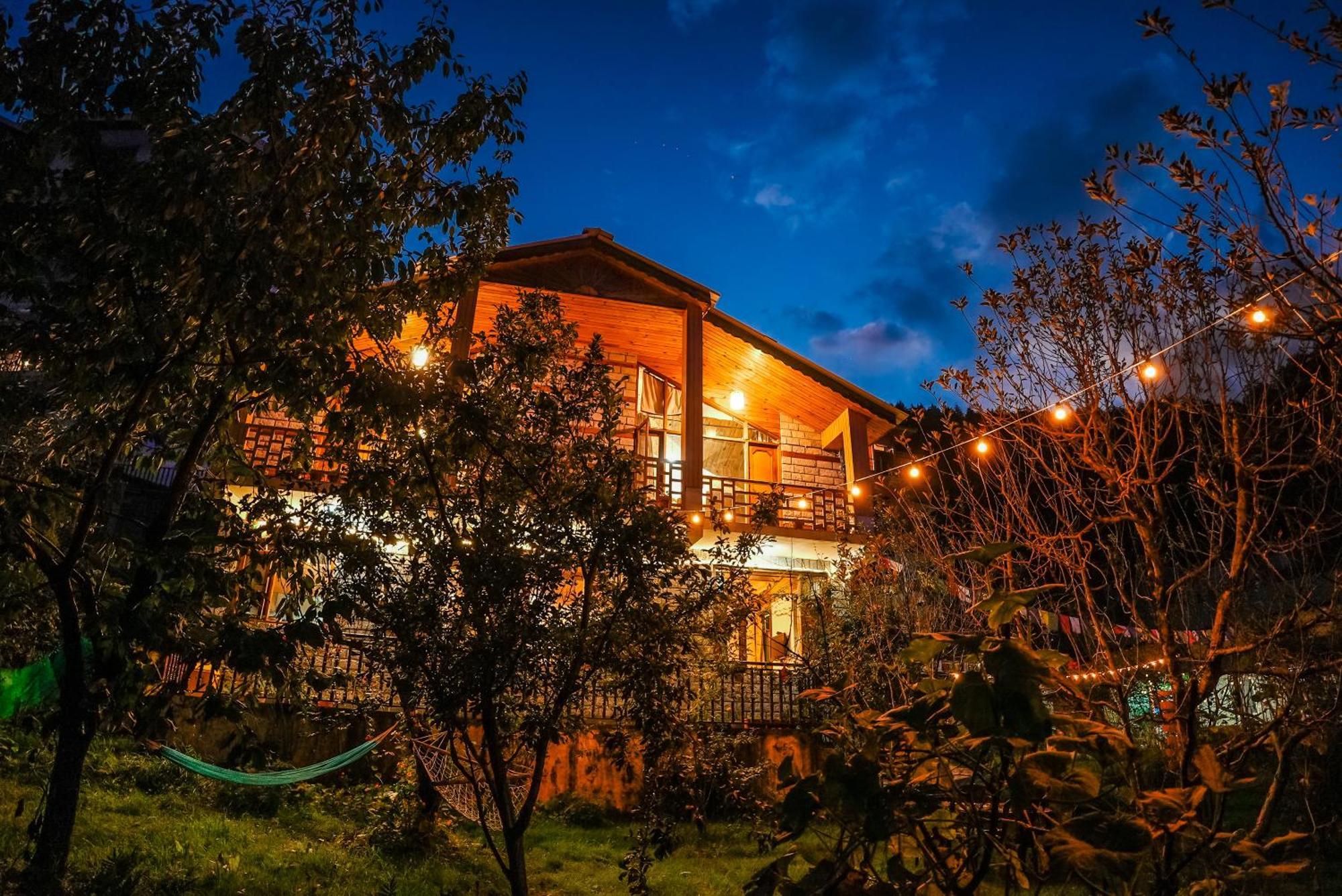 The Manu Emerald # Farmhouse # Top Selling Cottage In Manali # Peaceful Heritage Cozy Stay # Lawn With Bonfire # Most Awarded Buitenkant foto