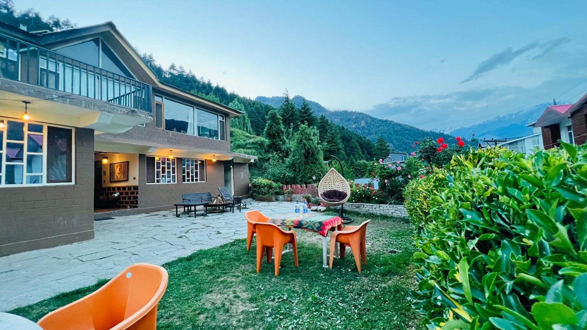 The Manu Emerald # Farmhouse # Top Selling Cottage In Manali # Peaceful Heritage Cozy Stay # Lawn With Bonfire # Most Awarded Buitenkant foto