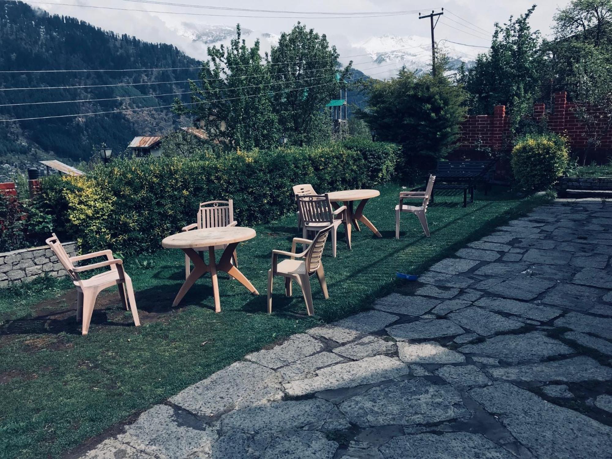 The Manu Emerald # Farmhouse # Top Selling Cottage In Manali # Peaceful Heritage Cozy Stay # Lawn With Bonfire # Most Awarded Buitenkant foto